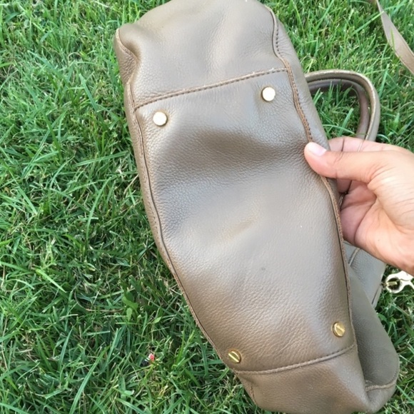 Tory Burch • Amanda Hobo style cement tan gray bag purse - Picture 3 of 6